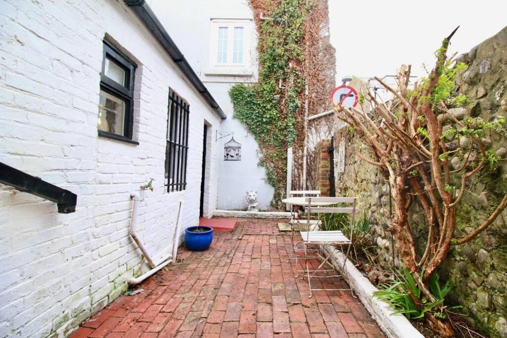 The Little Cottage By Air Premier Seaford Exterior photo